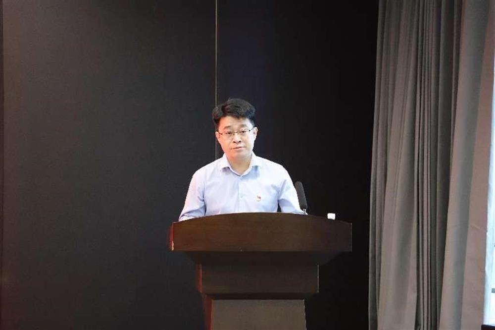 學(xué)習貫徹黨的二十屆三中全會(huì )精神① 產(chǎn)發(fā)科技集團黨總支委員、總經(jīng)理傅亮：堅持科技創(chuàng  )新主線(xiàn)，激活企業(yè)創(chuàng  )造力